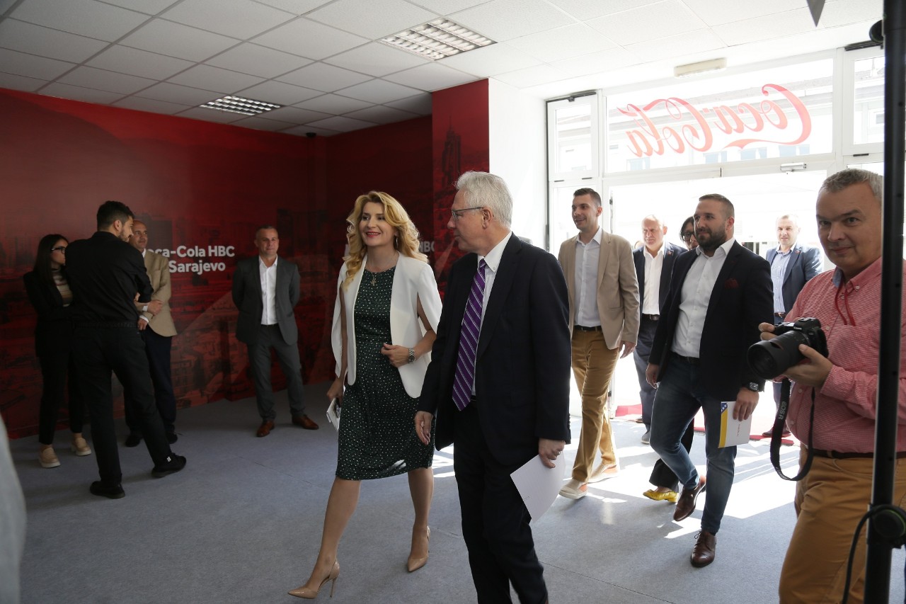Dolazak americˇkog ambasadora u punionicu Coca-Cola HBC B-H Sarajevo