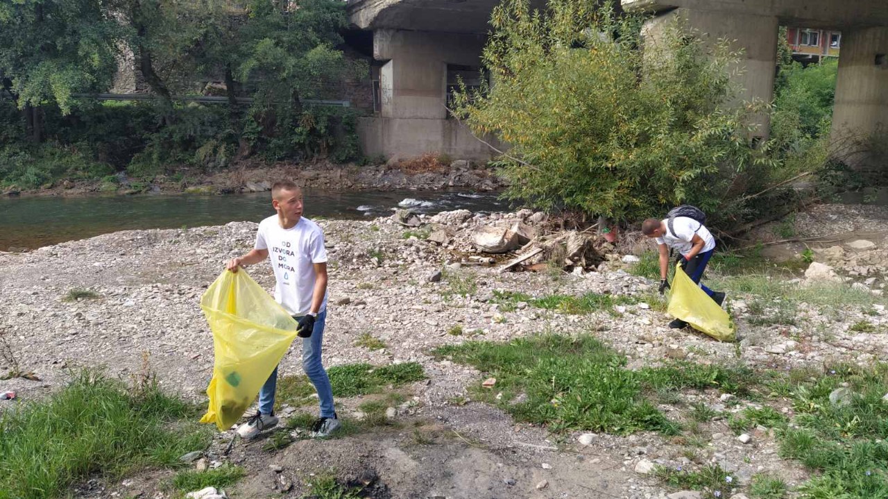 Čišćenje uz obale rijeka