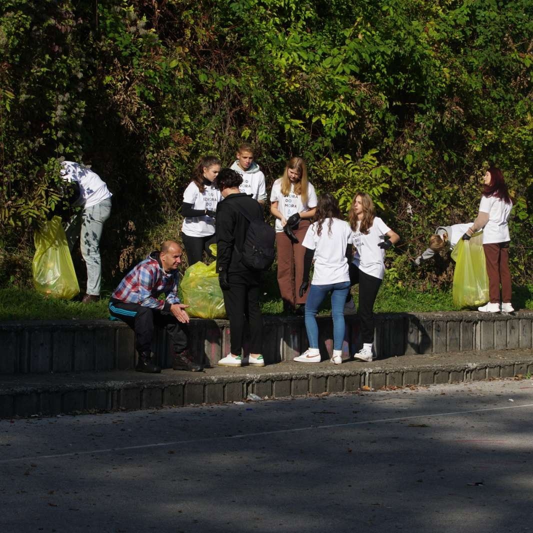 1-Timski rad volontera u Tuzli